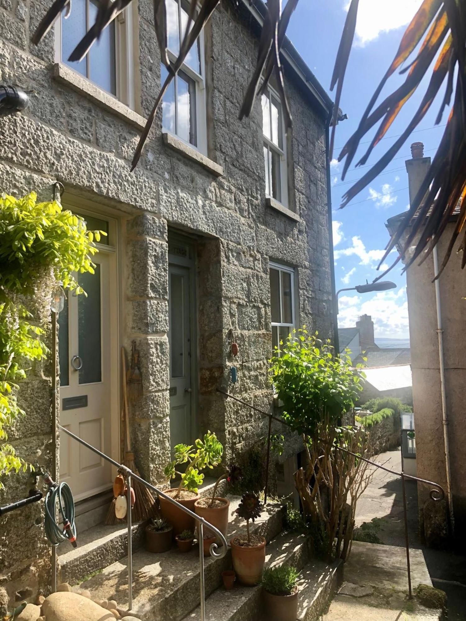 Janies Cottage~ Mousehole~Eclectic Interiors & Vintage Charm Eksteriør billede